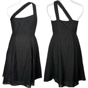 Nanette Lepore Black‎ Embroidered Side Halter Dress Size 4 Pleated Pockets Lace
